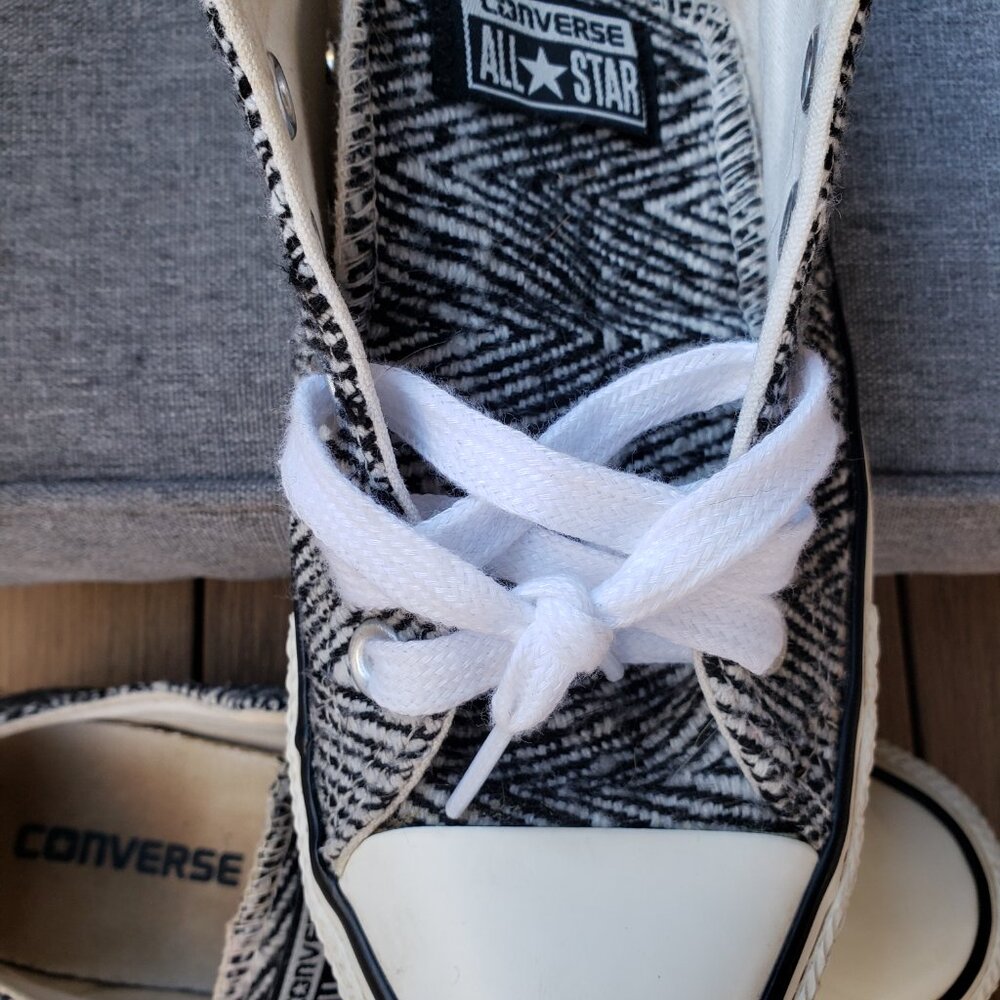 EUC CTAS Converse tweed style classic white / black herringbone zigzag (8) KICKS - Picture 5 of 8